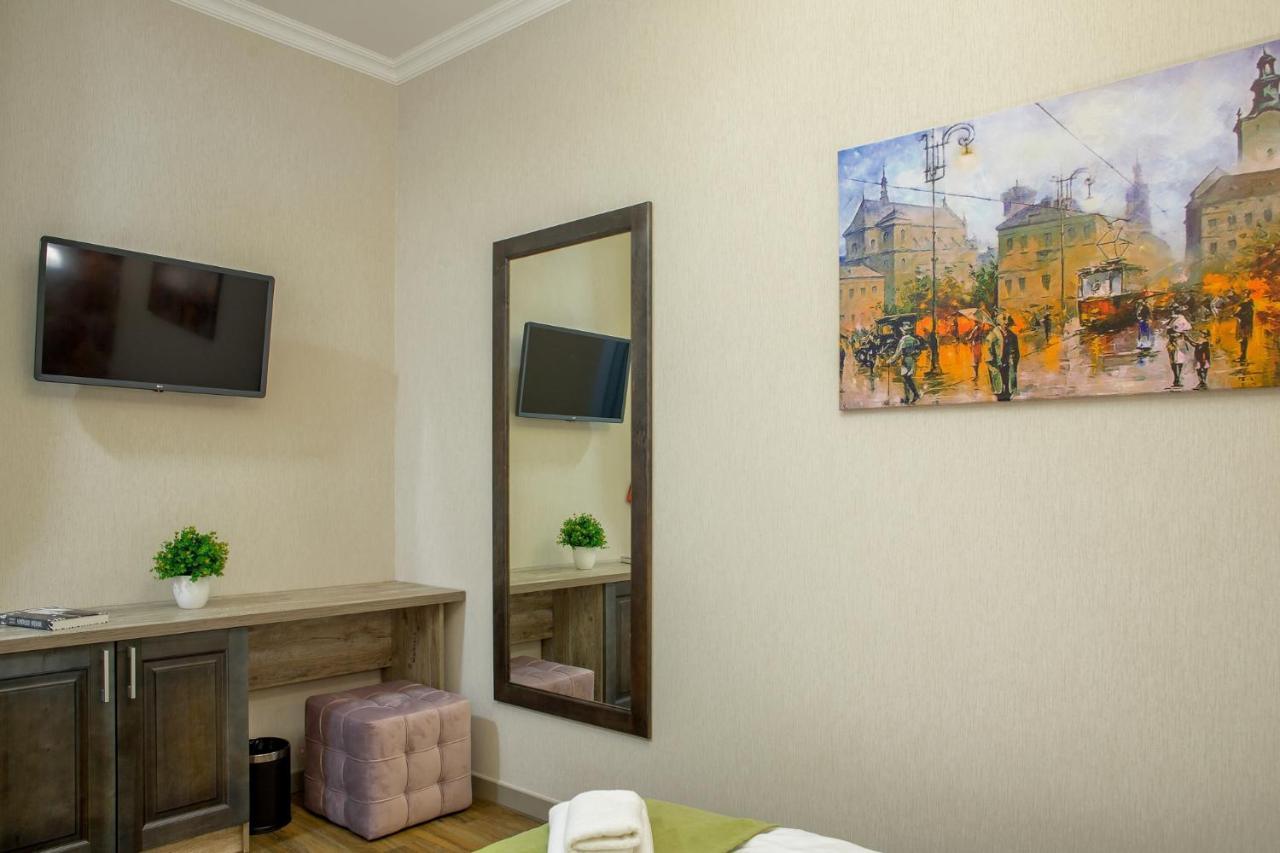 Mini Hotel Barvy Lvova On Horodotska St. Exterior foto
