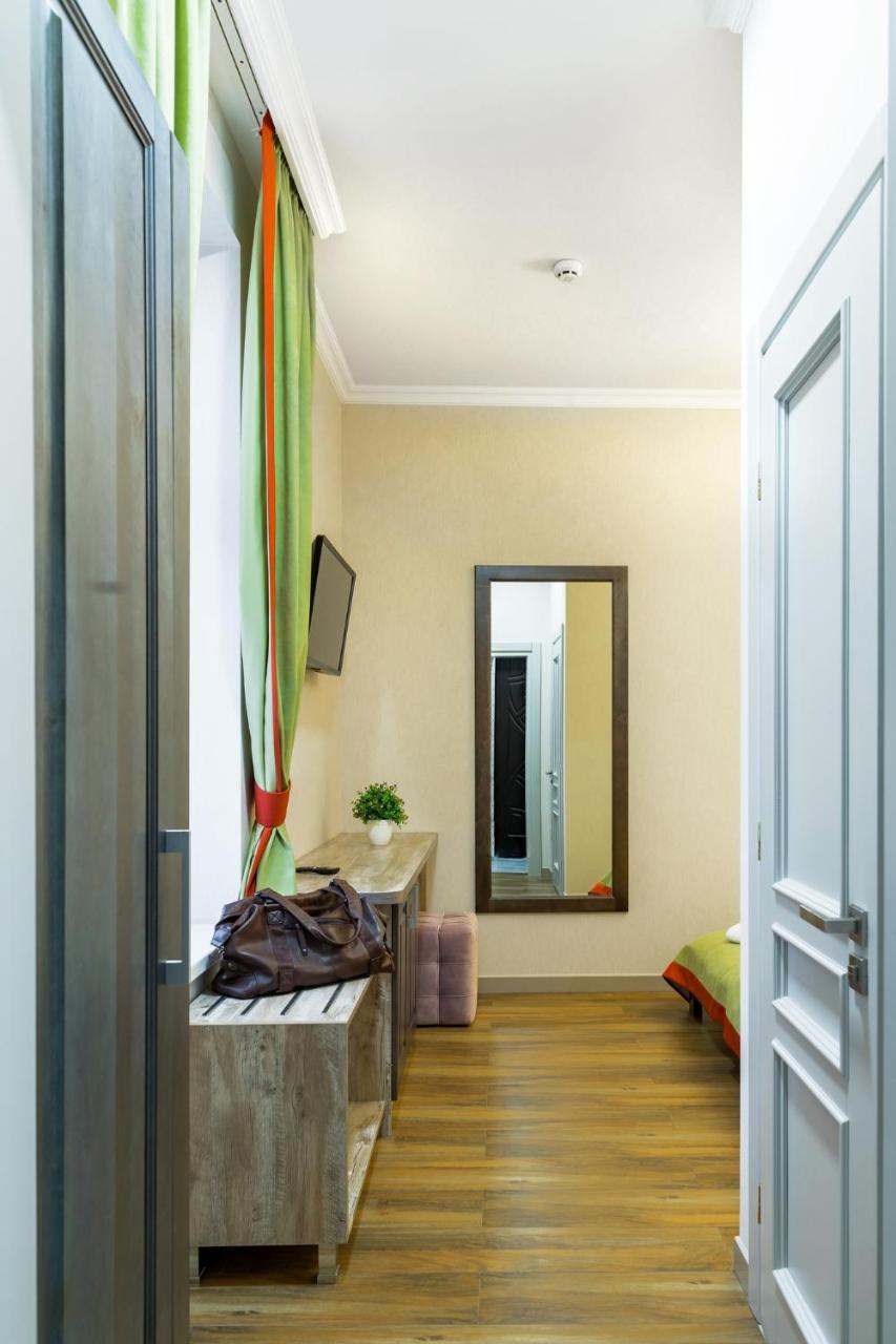 Mini Hotel Barvy Lvova On Horodotska St. Exterior foto